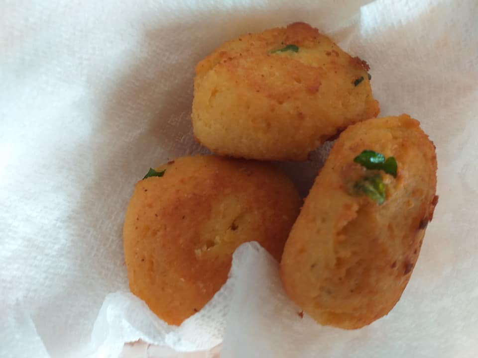 Polpette ‘caso e ova’, con ‘il pane’ si portano sulle tavole del Cilento