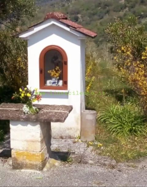 Valle Cilento, edicola votiva di Sant'Antonio