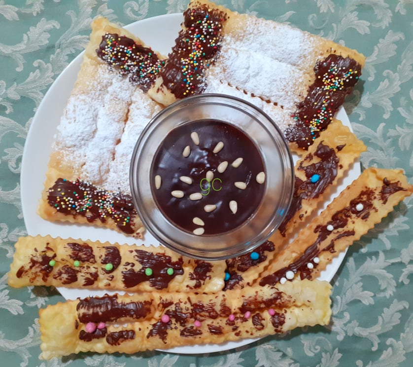 chiacchiere e sanguinaccio di cioccolato